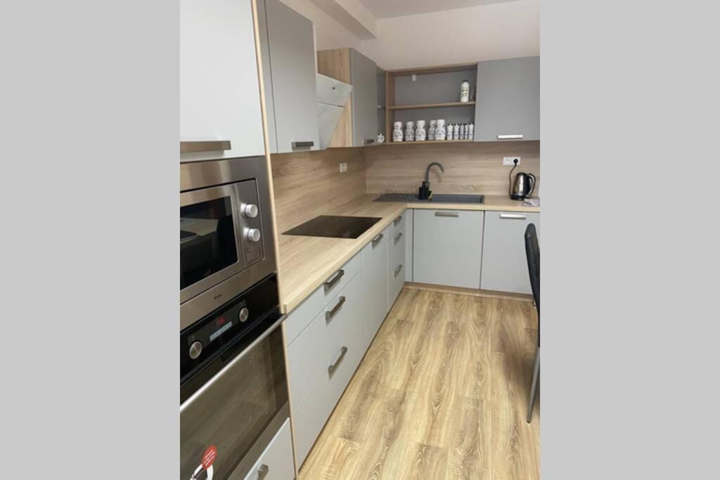 Apartman Solax, Ucnovska 8, Kosice Saca Eksteriør billede