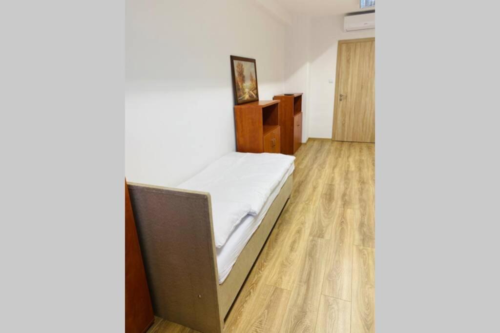 Apartman Solax, Ucnovska 8, Kosice Saca Eksteriør billede
